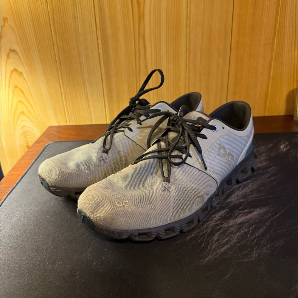 On Running Athletic Shoes in Gray and Black